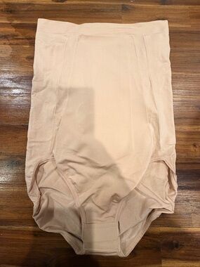 SPANX Seamless Shaping Brief in Light Beige